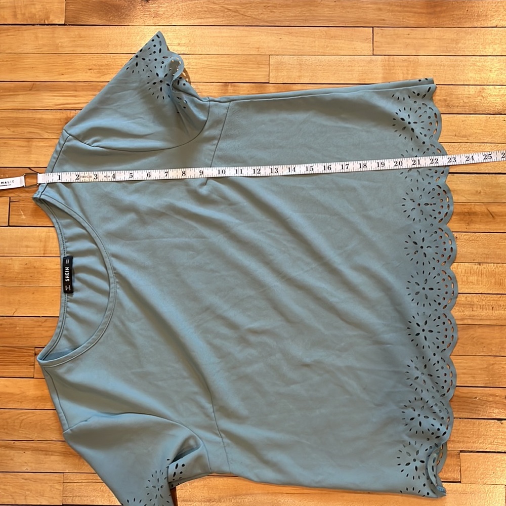SHEIN Top - Picture 10 of 10